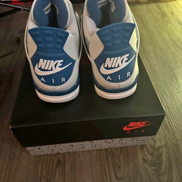 COPY - - DS New Air Jordan 4 Industrial Blue size 10.5